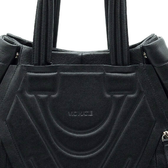 Dafne Medium <br />Black Handbag