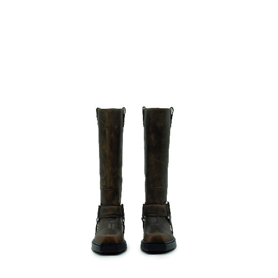 Fray Tan Gaucho Boots